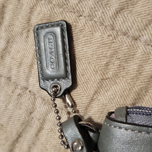 Coach wristlet - Picture 4 of 4